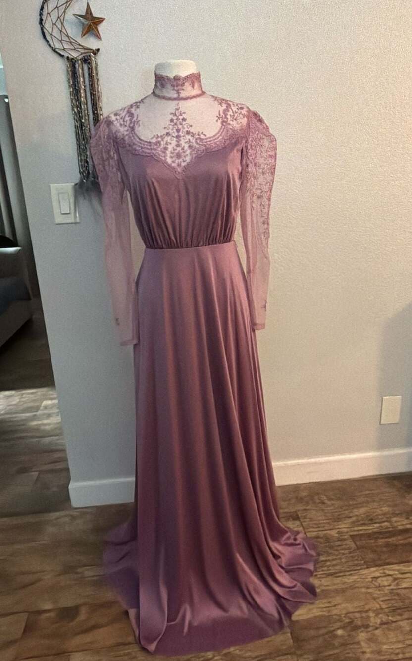 Vintage 1970s Mauve High Neck Lace Long Sleeve Maxi Dress
